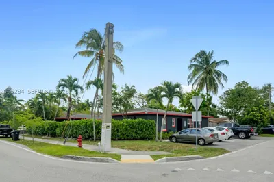 620 SW 7th St Unit 1-6 1