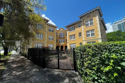 3224 Biscayne Blvd #3F 1