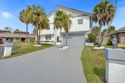 8845 NW 18th St 1
