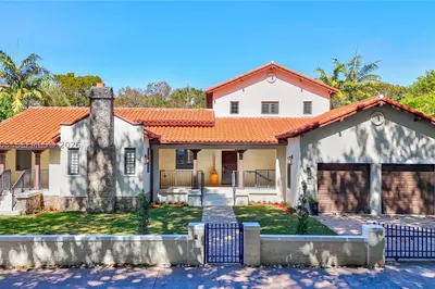 519 Alhambra Cir 1
