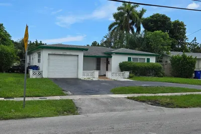 3374 NW 33rd Ave 1