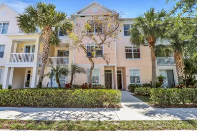 255 Murcia Drive #203 1