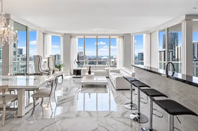 244 Biscayne Blvd #4308 1