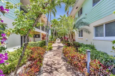 45 SE 7th Avenue 1