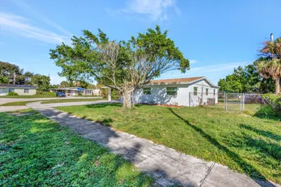 1320 Cleve H Dixon Avenue 1