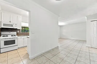 1245 W 24th St #223 1
