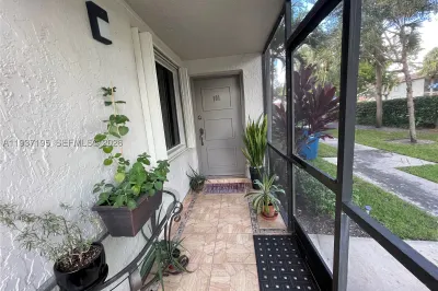 16240 Laurel Dr #101 1