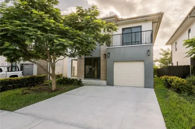 111 NW 12th Ct 1