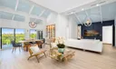 400 Palm Dr Photo
