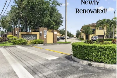 11115 W Okeechobee Rd #118 1