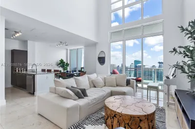 950 Brickell Bay Dr #5506 1
