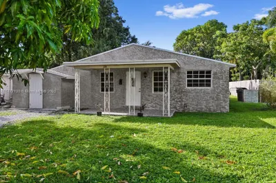308 SW 14th Ct 1