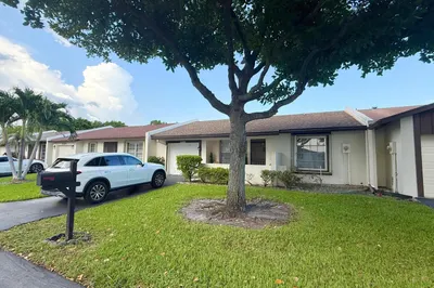 15860 Laurel Oak Circle 1