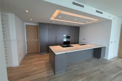 4714 N Flager #903 1
