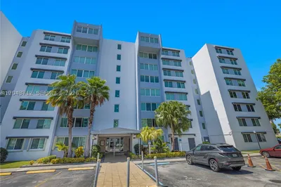 9125 SW 77th Ave #802 1