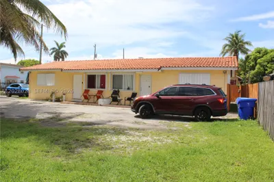 1022 NW 22nd Pl 1