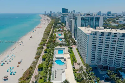 2899 Collins Ave #1422 1