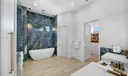 400 Palm Dr Photo
