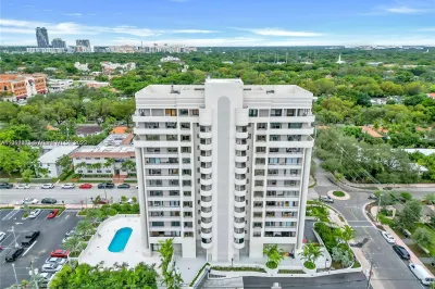 441 Valencia Ave #401 1