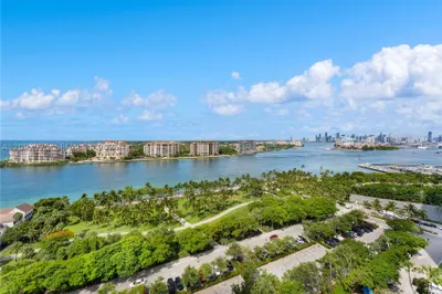 400 S Pointe Dr #1805 1