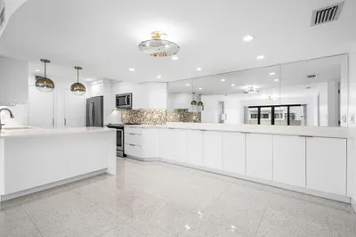 330 SE 20th Avenue #408 1