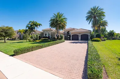 7803 Maywood Crest Drive 1