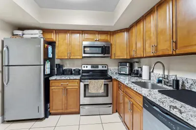 5850 NW 57 Ave #4 1