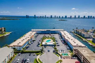 111 Shore Court #310c 1