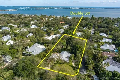 24 N Via Lucindia Drive 1