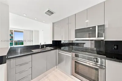 2101 Brickell Ave #3107 1