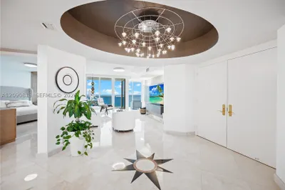 19111 Collins Ave #2207 1