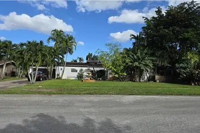 690 NW 68th Avenue 1