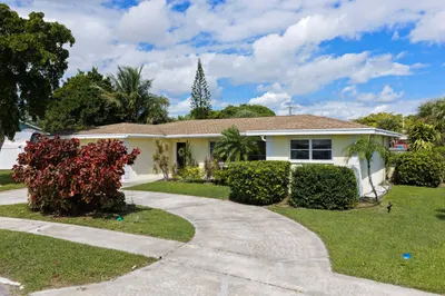 2867 SE 1st Court 1