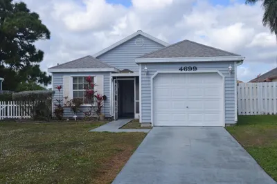 4699 Lakeside Circle 1
