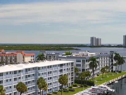 104 Paradise Harbour Unit 402 North Palm Beach, Fl