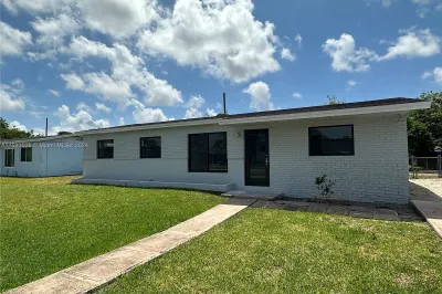 20140 NW 14th Ct 1