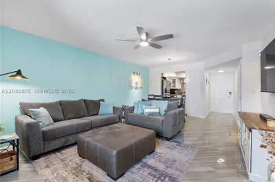 610 Tennis Club Dr #104 1