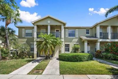2149 SE Grand Drive