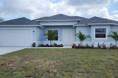 5203 NW West Piper Circle 1