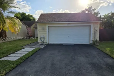 1354 Pelican Ct 1