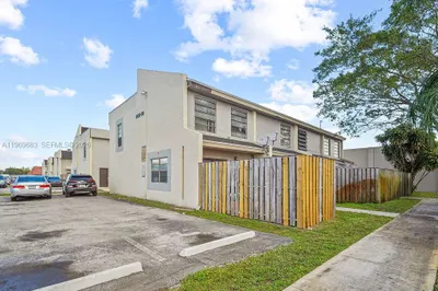 2424 NW 52nd Ave #2424 1