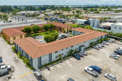 4050 NW 135th St #6-11 1