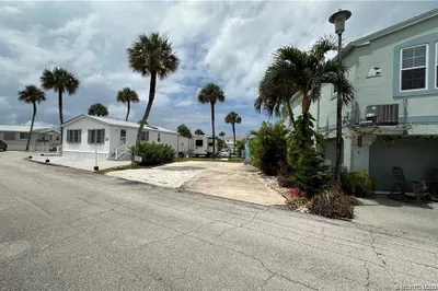 10725 S Ocean Drive #393 1