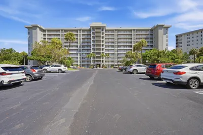 4015 W Palm Aire Drive #1001 1