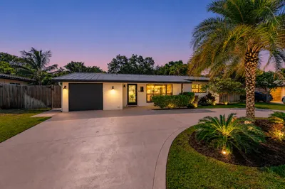 300 SE 8th Avenue 1