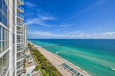 16425 Collins Avenue #2011 1