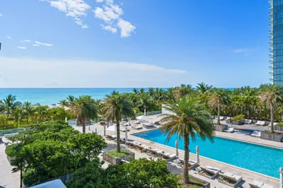 2301 COLLINS Avenue #407 1