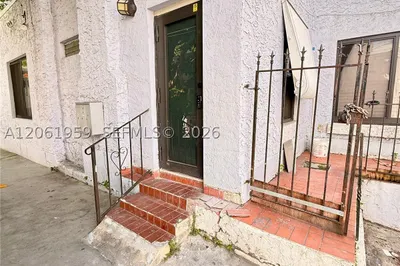 125 SW 19th Ave #2 1