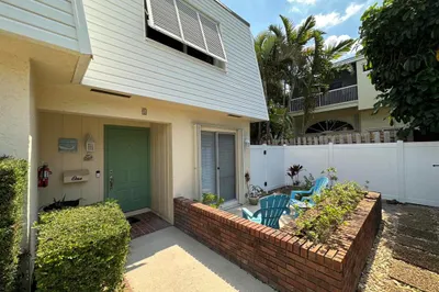 842 SE 19th Avenue #101 1