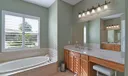 7536 SE Laque Circle Photo